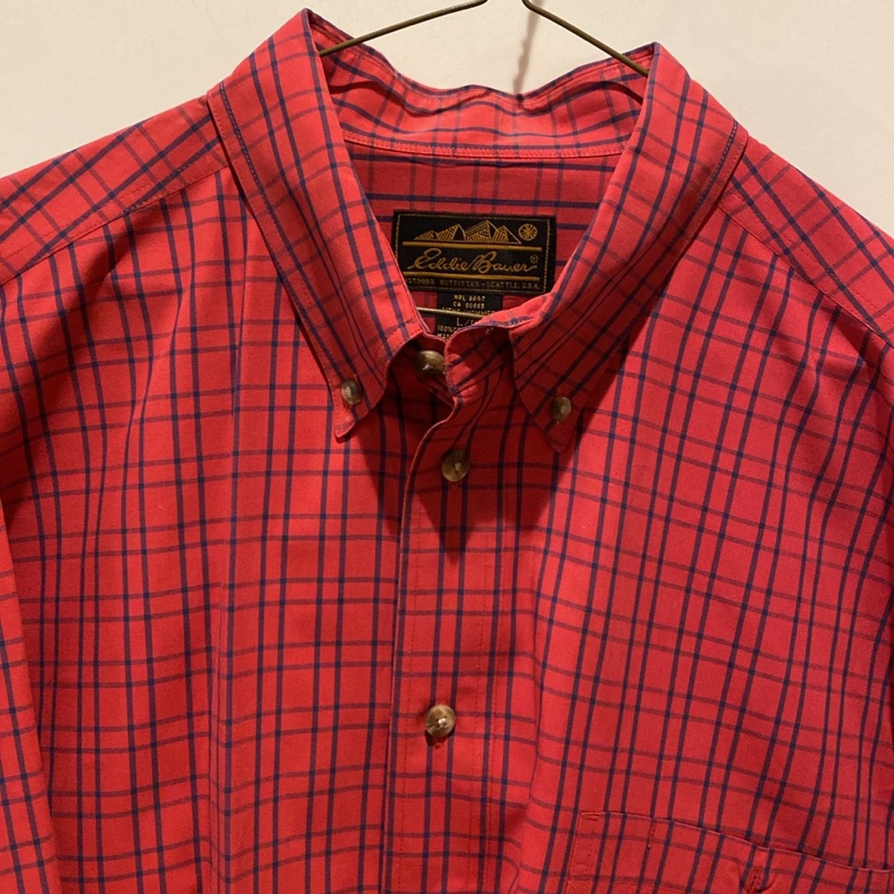 Eddie Bauer Men’s Casual Button Down Long Sleeve‎ Shirt.  Red w/Blue Stripes. - Picture 2 of 6